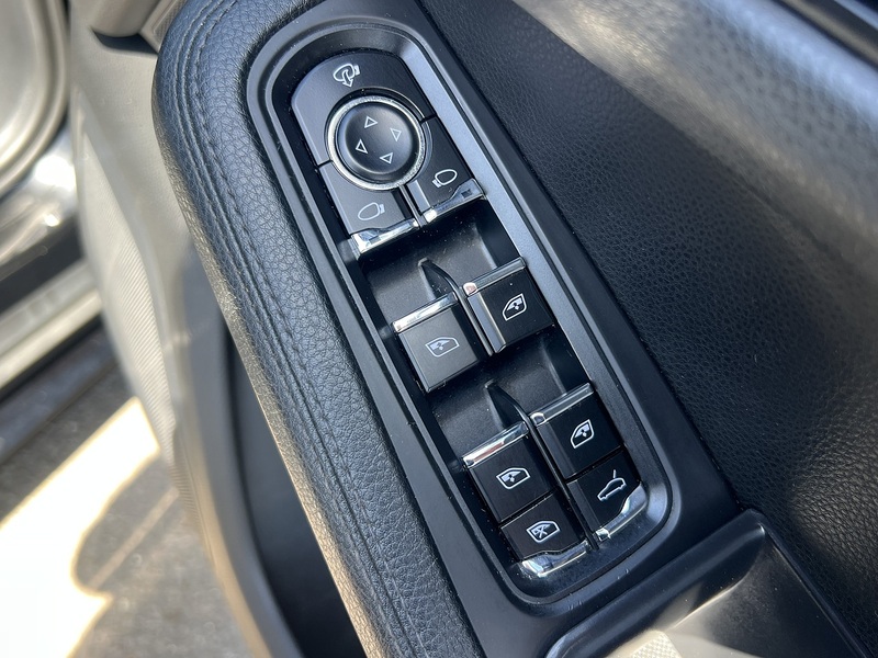 Porsche Macan Pdk - U12157