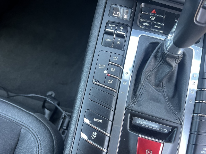 Porsche Macan Pdk - U12157