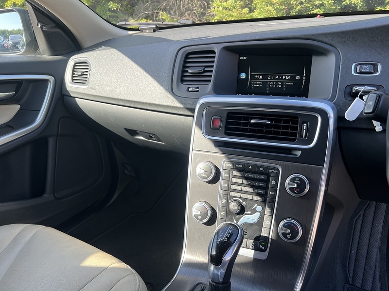 Volvo V60 D4 Se Lux Nav - U12166