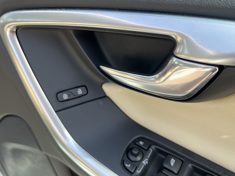 Volvo V60 T4 Se Lux Nav - U12168