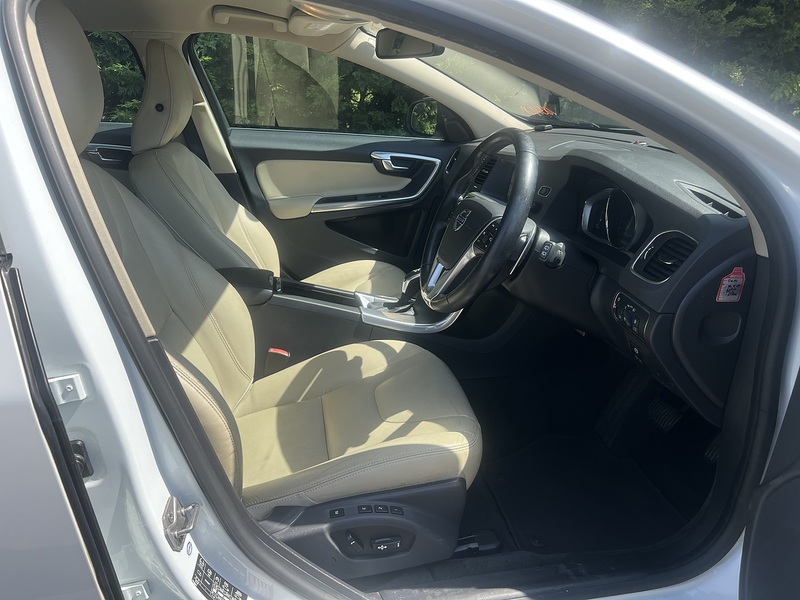Volvo V60 T4 Se Lux Nav - U12168