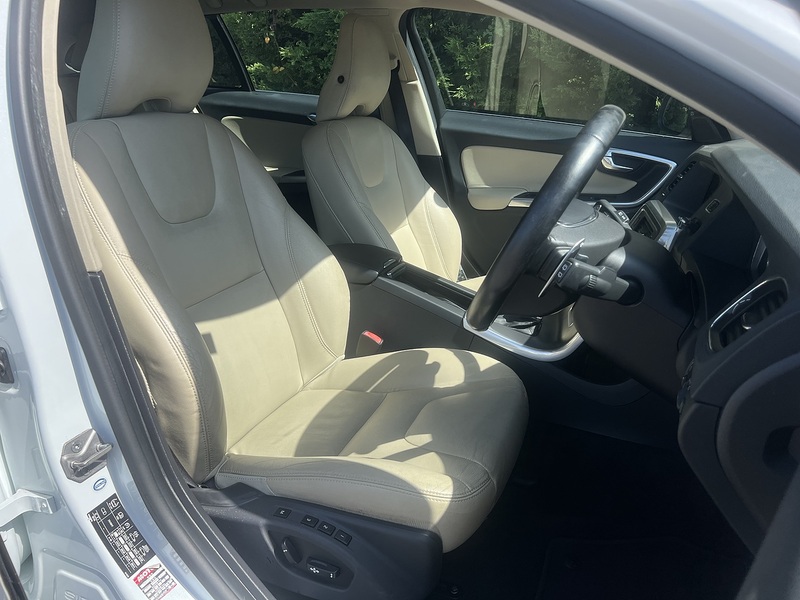 Volvo V60 T4 Se Lux Nav - U12168