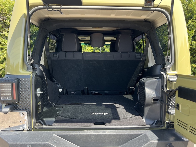 Jeep Wrangler Sahara - U12170