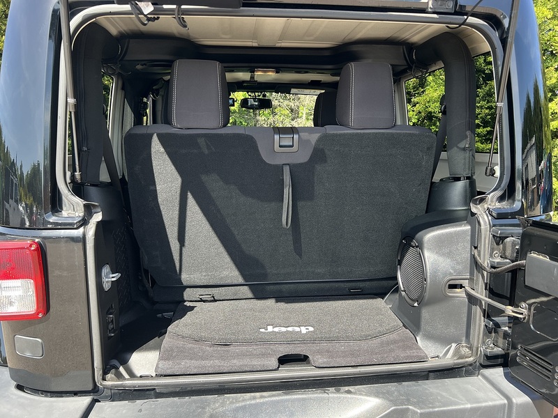 Jeep Wrangler Sahara - U12173