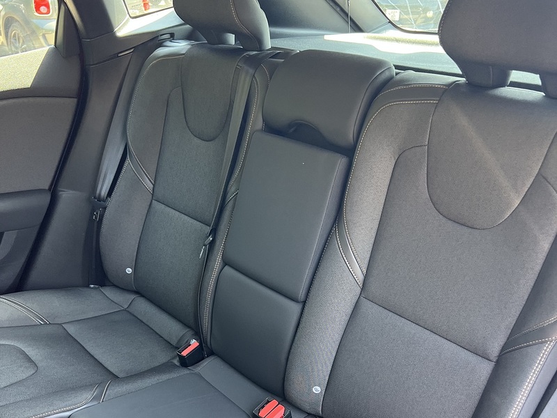 Volvo V40 T5 Cross Country Lux Nav Awd - U12174