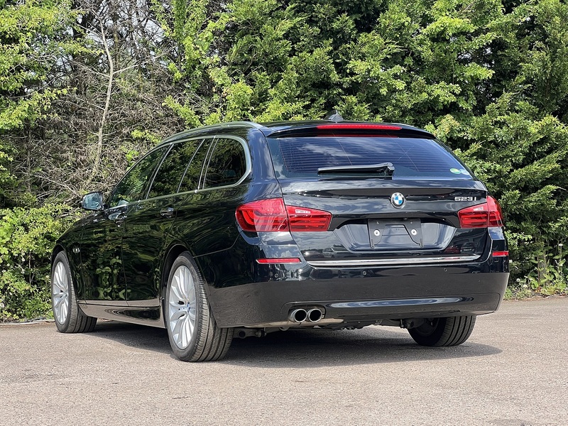 BMW 5 Series 523I Touring - U12176