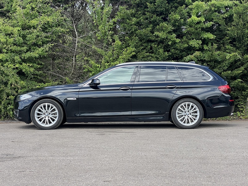 BMW 5 Series 523I Touring - U12176