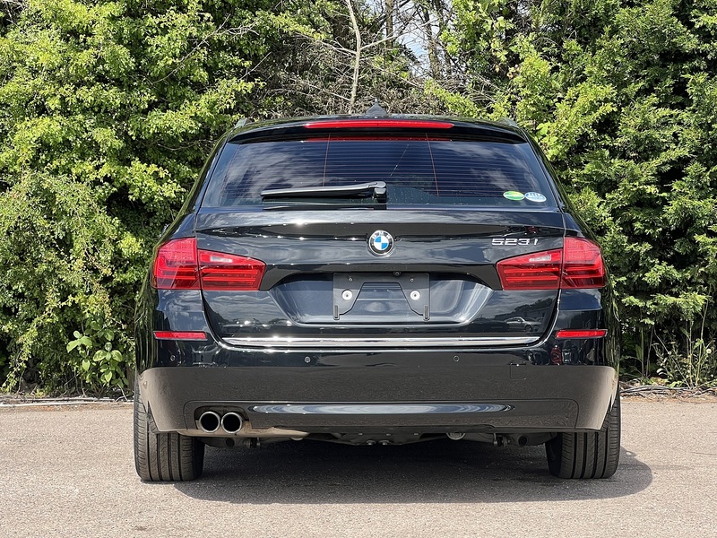 BMW 5 Series 523I Touring - U12176