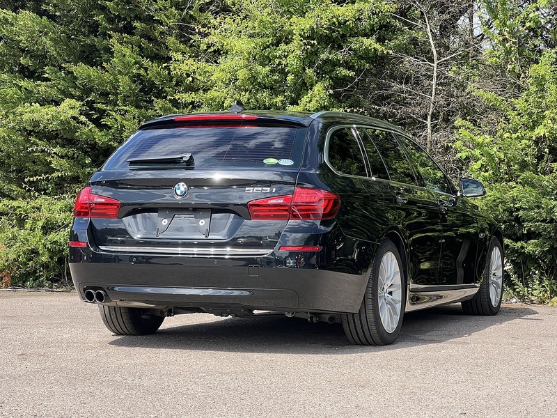 BMW 5 Series 523I Touring - U12176