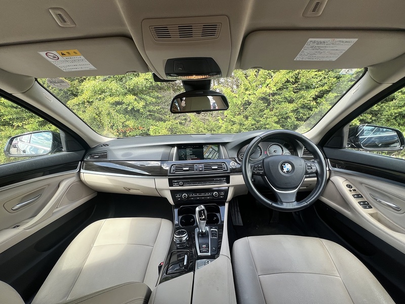 BMW 5 Series 523I Touring - U12176