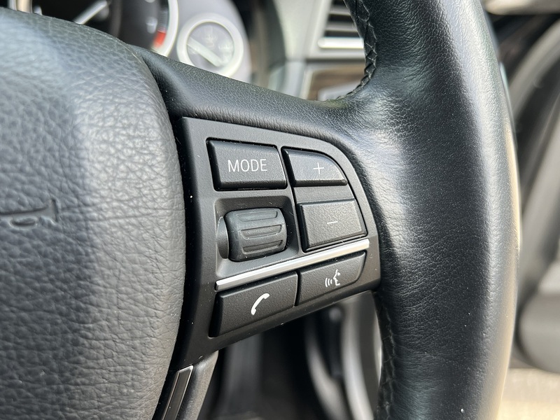 BMW 5 Series 523I Touring - U12176