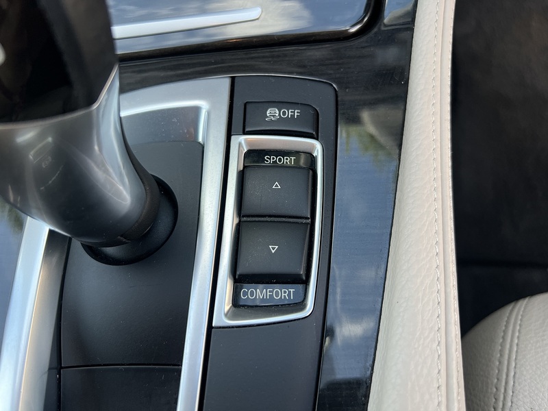 BMW 5 Series 523I Touring - U12176