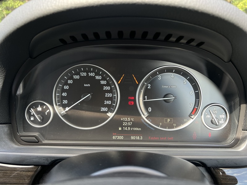 BMW 5 Series 523I Touring - U12176
