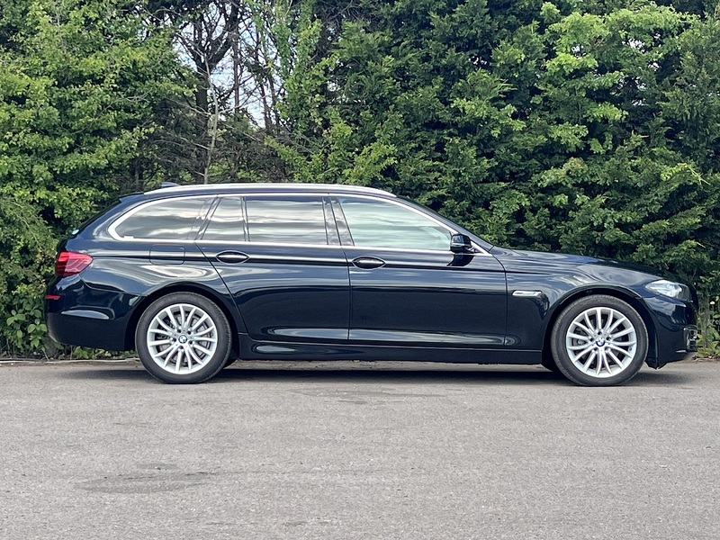 BMW 5 Series 523I Touring - U12176