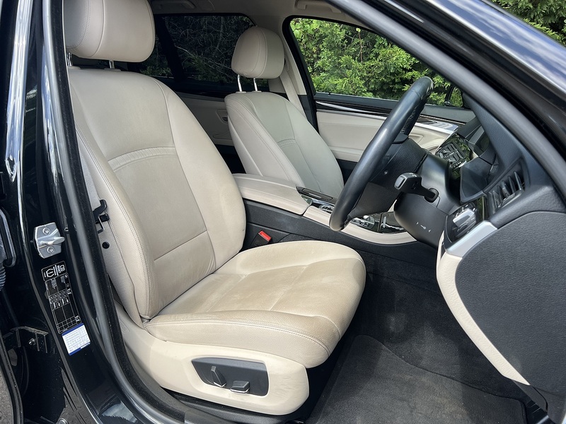BMW 5 Series 523I Touring - U12176