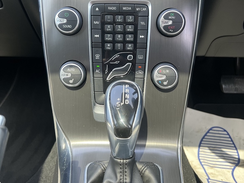 Volvo V40 T4 Se Lux Nav - U12177