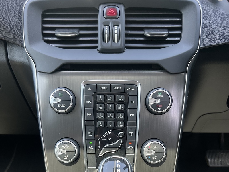 Volvo V40 T4 Se Lux Nav - U12177