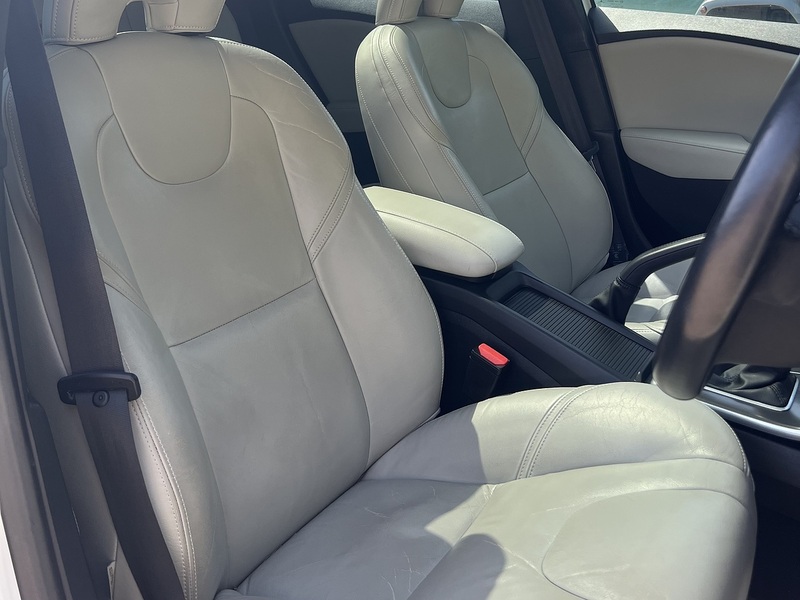 Volvo V40 T4 Se Lux Nav - U12177