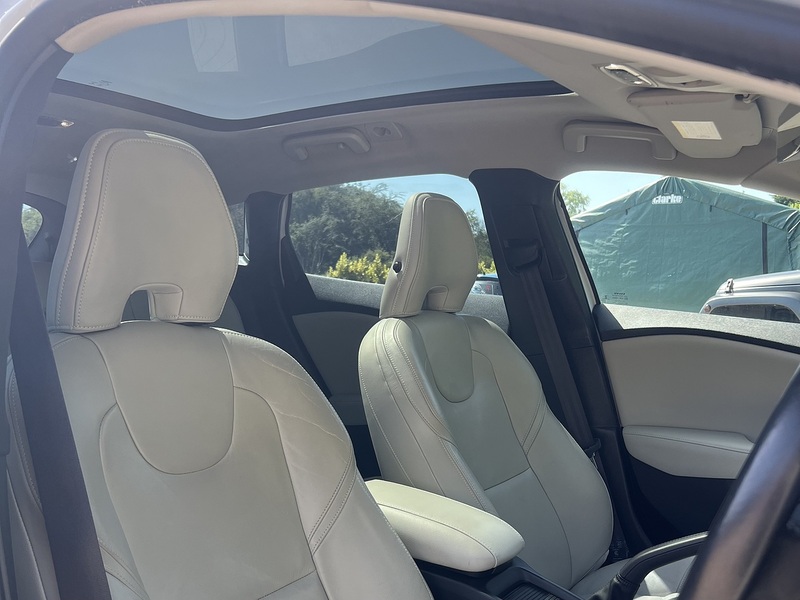 Volvo V40 T4 Se Lux Nav - U12177