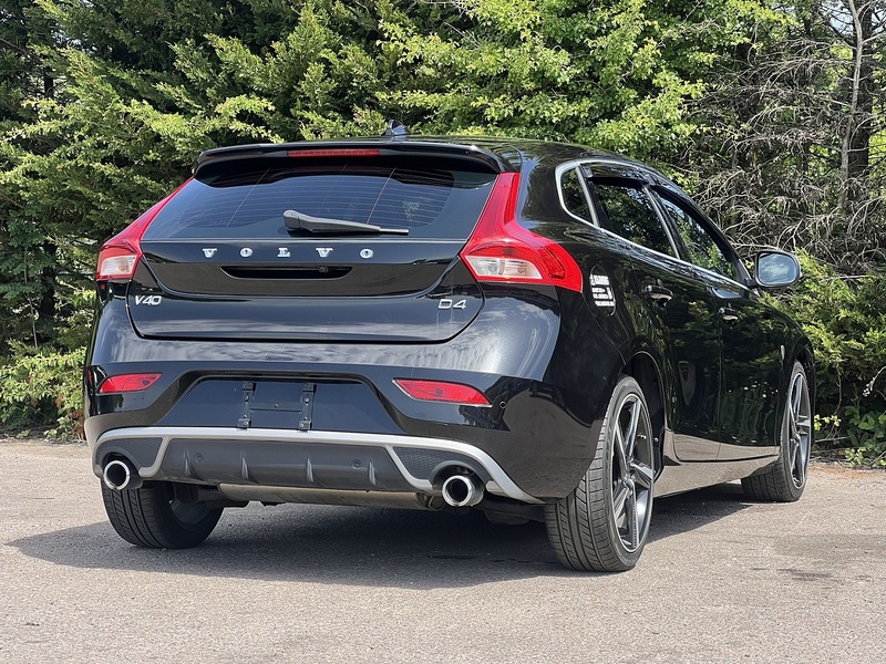 Volvo V40 D4 R-Design Lux Nav - U12178