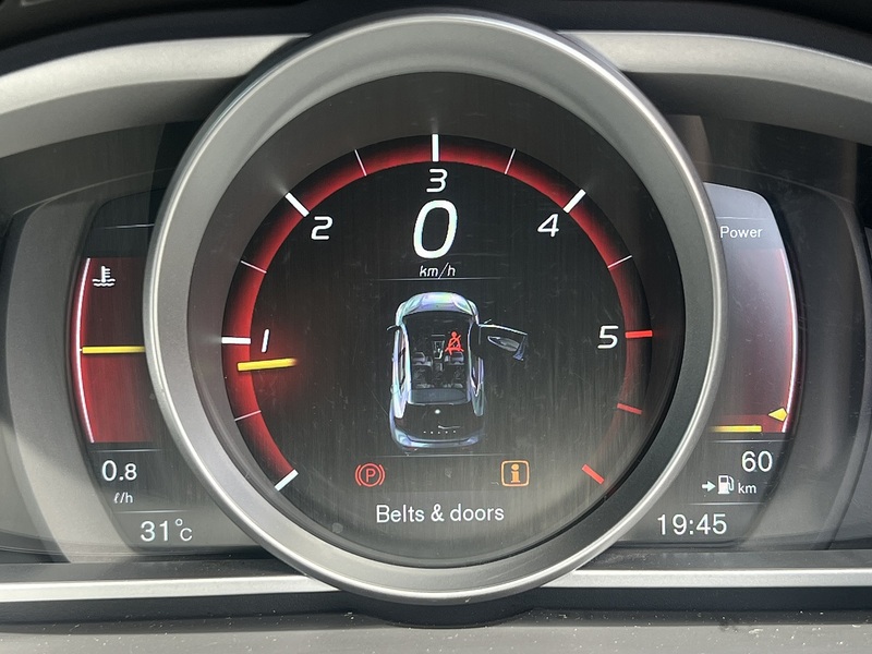 Volvo V40 D4 R-Design Lux Nav - U12178