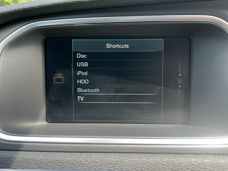 Volvo V40 D4 R-Design Lux Nav - U12178