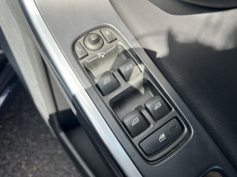 Volvo Xc60 T5 R-Design Lux Nav - U12182