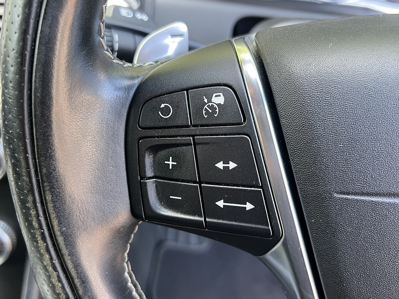 Volvo Xc60 T5 R-Design Lux Nav - U12182