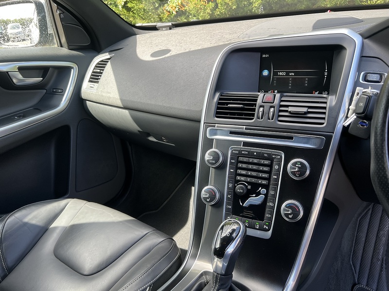 Volvo Xc60 T5 R-Design Lux Nav - U12182