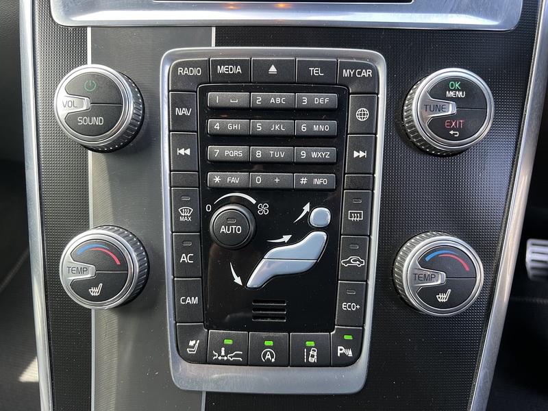 Volvo Xc60 T5 R-Design Lux Nav - U12182