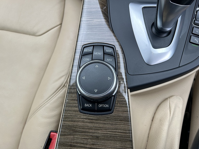 BMW 3 Series 320I Luxury Gran Turismo - U12192