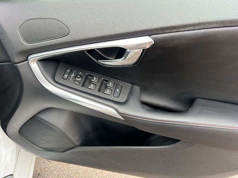 Volvo V40 T4 Se Lux Nav - U12193