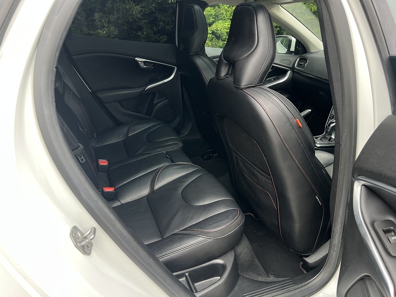 Volvo V40 T4 Se Lux Nav - U12193