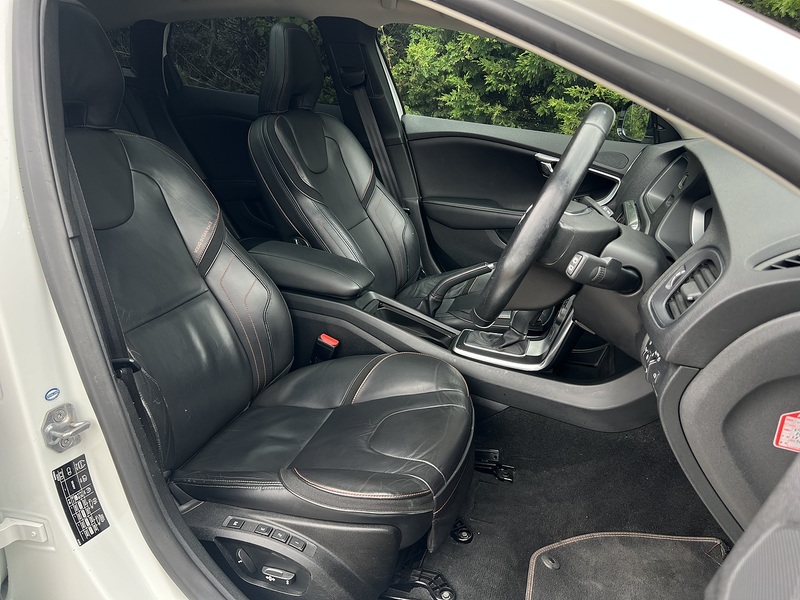 Volvo V40 T4 Se Lux Nav - U12193