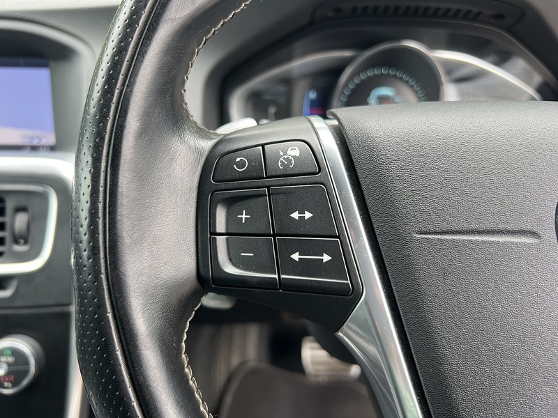 Volvo S60 T4 R-Design Lux Nav - U12195