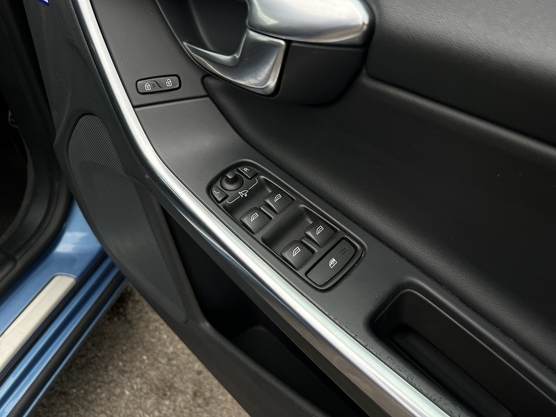 Volvo S60 T4 R-Design Lux Nav - U12195