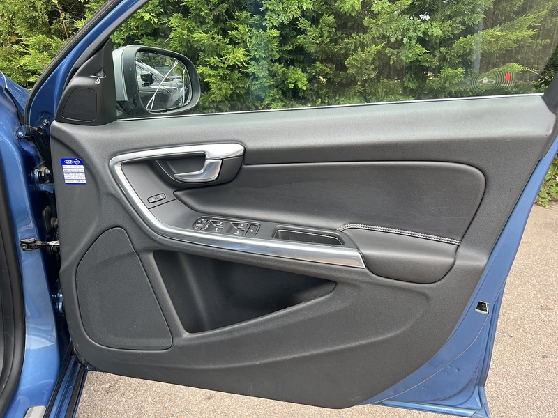 Volvo S60 T4 R-Design Lux Nav - U12195