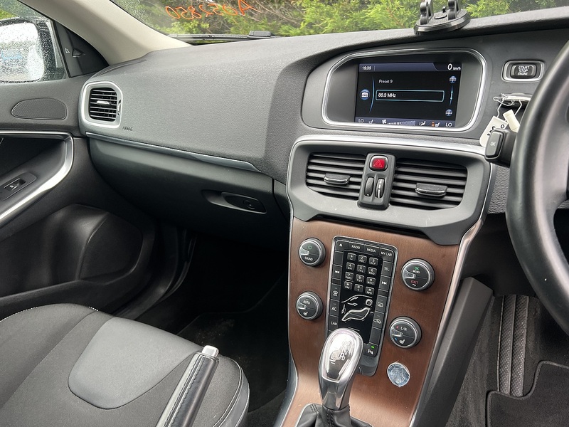 Volvo V40 T4 Se Nav - U12202