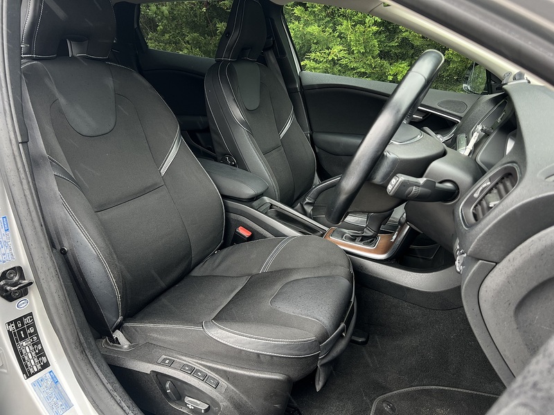 Volvo V40 T4 Se Nav - U12202