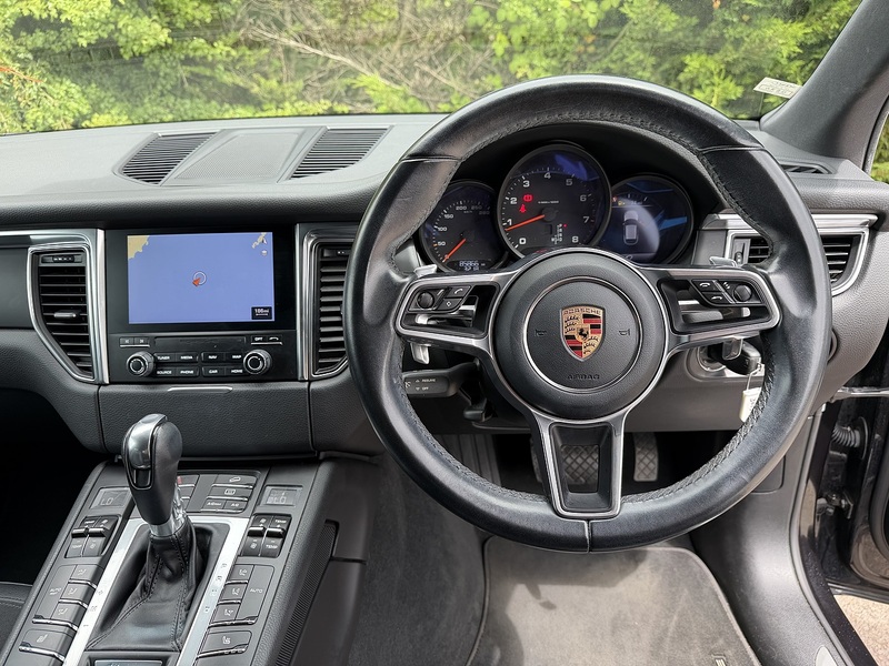 Porsche Macan Pdk - U12213