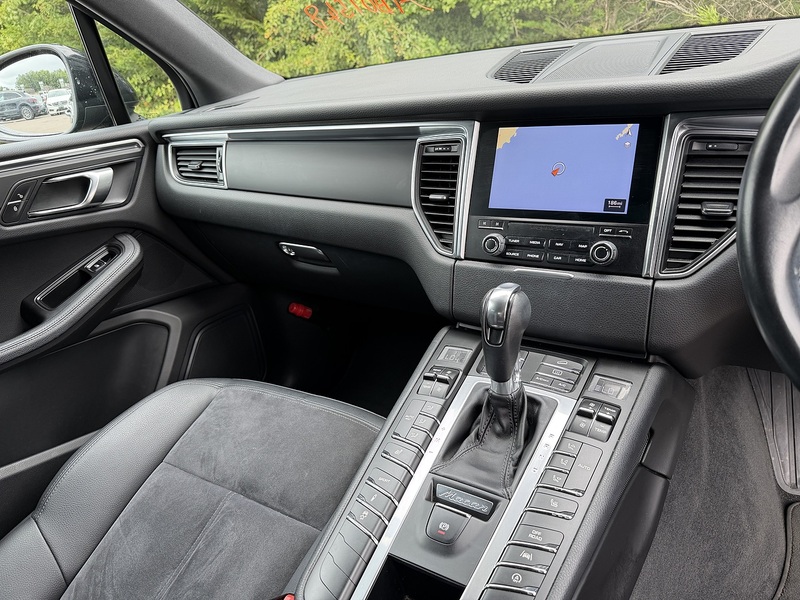 Porsche Macan Pdk - U12213