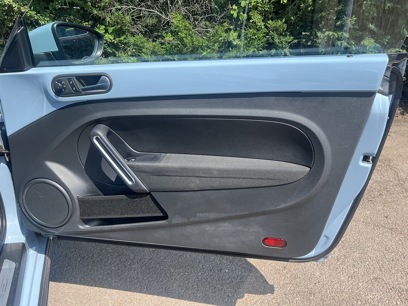 Volkswagen Beetle Tsi Dsg - U12215