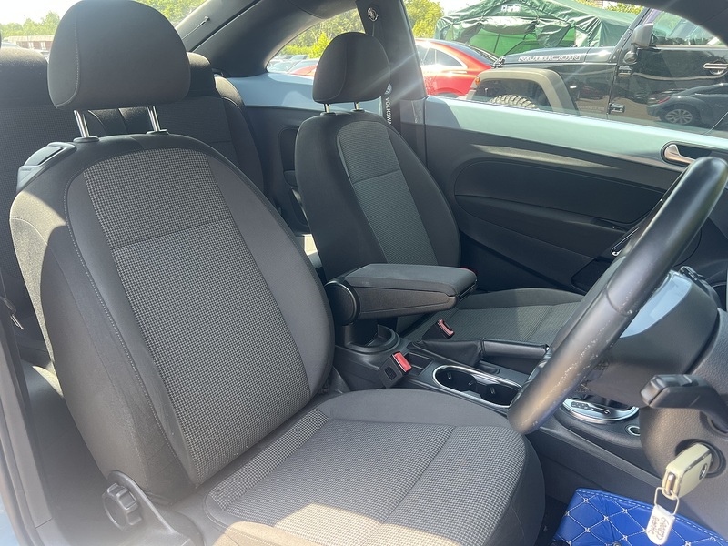 Volkswagen Beetle Tsi Dsg - U12215