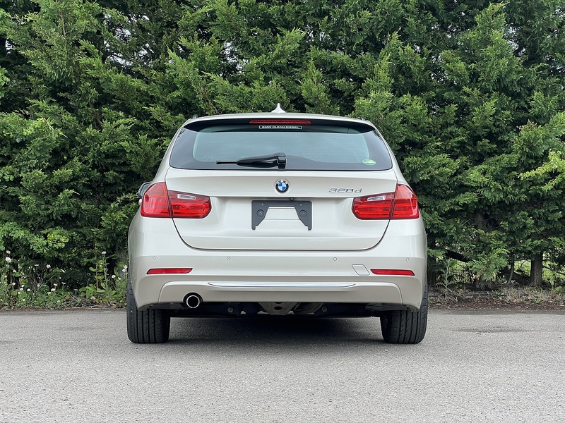 BMW 3 Series 320D Luxury Touring - U12217