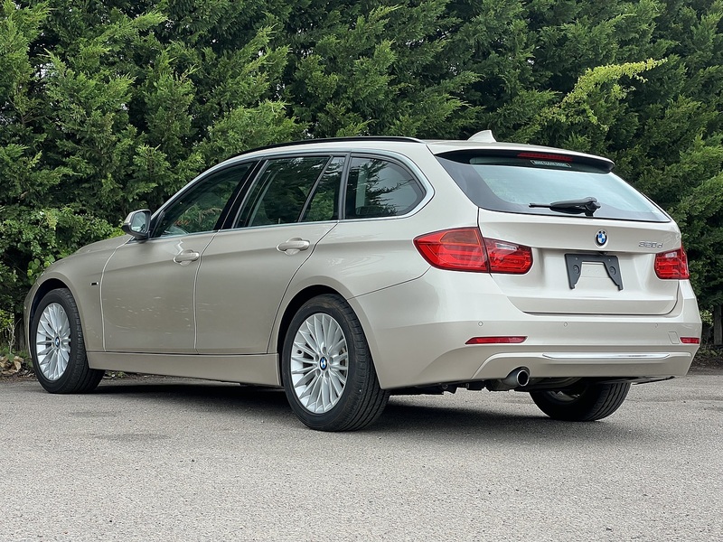BMW 3 Series 320D Luxury Touring - U12217