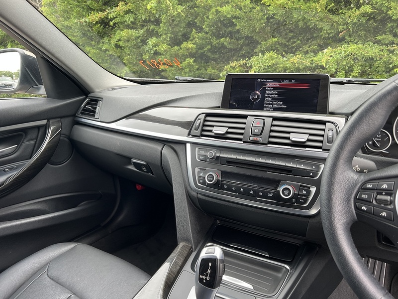 BMW 3 Series 320D Luxury Touring - U12217