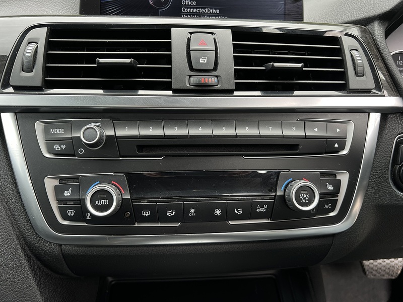 BMW 3 Series 320D Luxury Touring - U12217