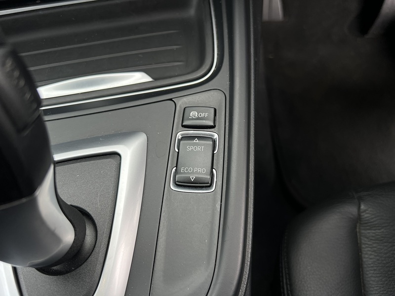 BMW 3 Series 320D Luxury Touring - U12217
