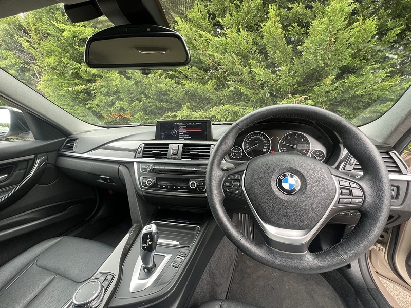 BMW 3 Series 320D Luxury Touring - U12217