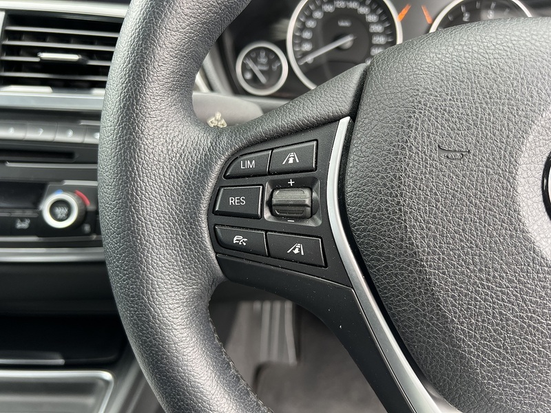 BMW 3 Series 320D Luxury Touring - U12217